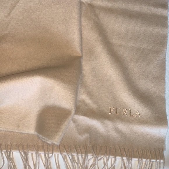 Furla cashmere scarf - Picture 3 of 5